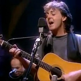 PAULMceGwxamphMTI=_o_paul-mccartney---and-i-love-her---live-unplugged-hd