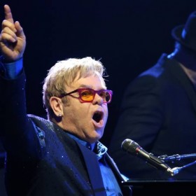 ELTONJOHN-2014-454801775