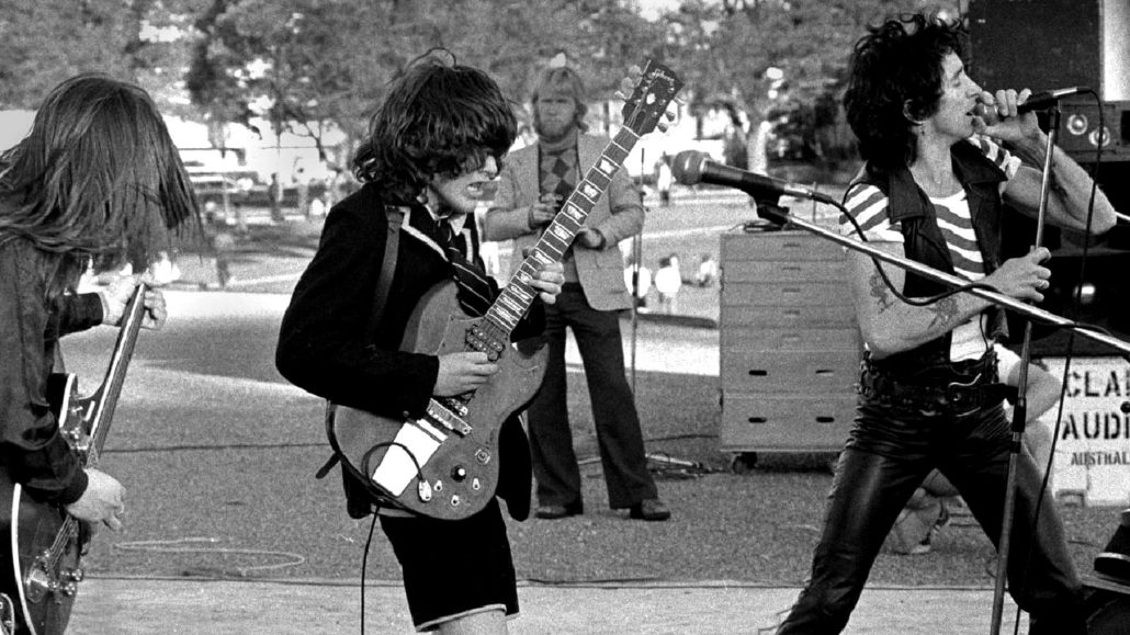 AC/DC - Live Wire (1979 Paris) 